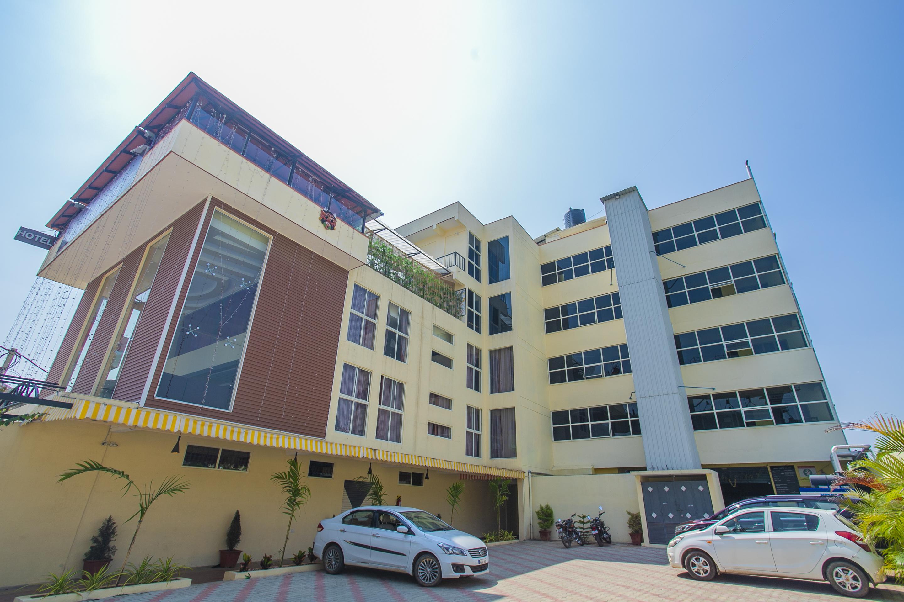 Oyo 22837 Chairmen'S Hotel Bangalore Exterior photo